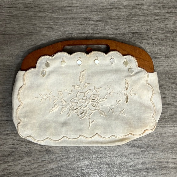 Vintage Linen Handmade Handbag Purse White Wooden Handle With Flower Embroidery - Picture 1 of 10